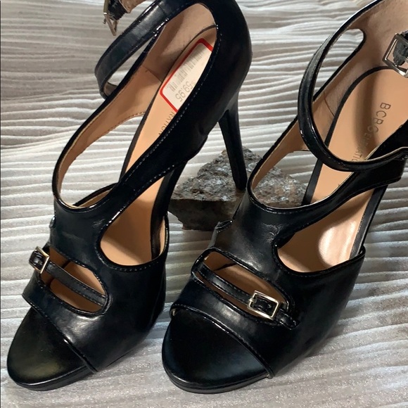 BCBGeneration Shoes - BCBGgeneration black platform sandals